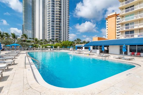 Hotel en venta en Sunny Isles Beach, Florida, 38.09 m2 № 784724 - foto 7