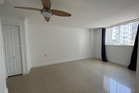 Condominio en venta en Miami Beach, Florida, 1 dormitorio, 60.85 m2 № 1223997 - foto 9