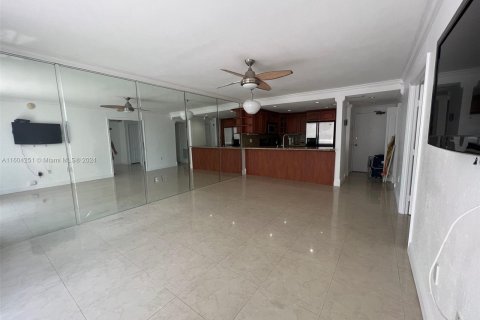 Condominio en venta en Miami Beach, Florida, 1 dormitorio, 60.85 m2 № 1223997 - foto 8