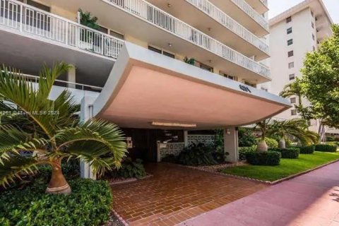 Copropriété à vendre à Miami Beach, Floride: 1 chambre, 60.85 m2 № 1223997 - photo 3