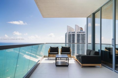 Casa en venta en Sunny Isles Beach, Florida, 4 dormitorios, 302.12 m2 № 1176804 - foto 10