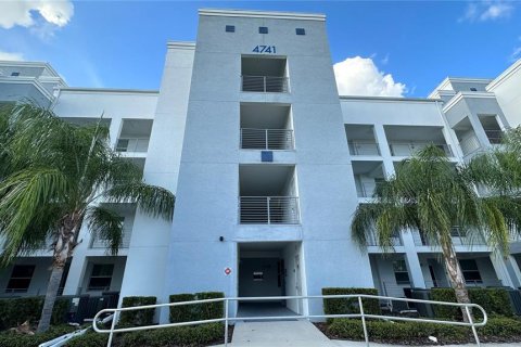 Condominio en venta en Kissimmee, Florida, 3 dormitorios, 123.47 m2 № 803520 - foto 1