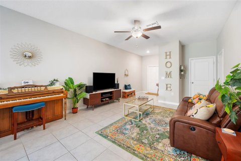 Townhouse in Tampa, Florida 3 bedrooms, 154.5 sq.m. № 1437428 - photo 7