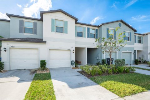 Townhouse in Tampa, Florida 3 bedrooms, 154.5 sq.m. № 1437428 - photo 3