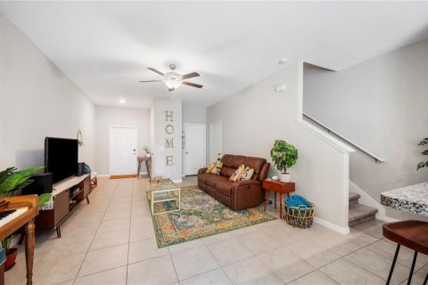 Townhouse in Tampa, Florida 3 bedrooms, 154.5 sq.m. № 1437428 - photo 5