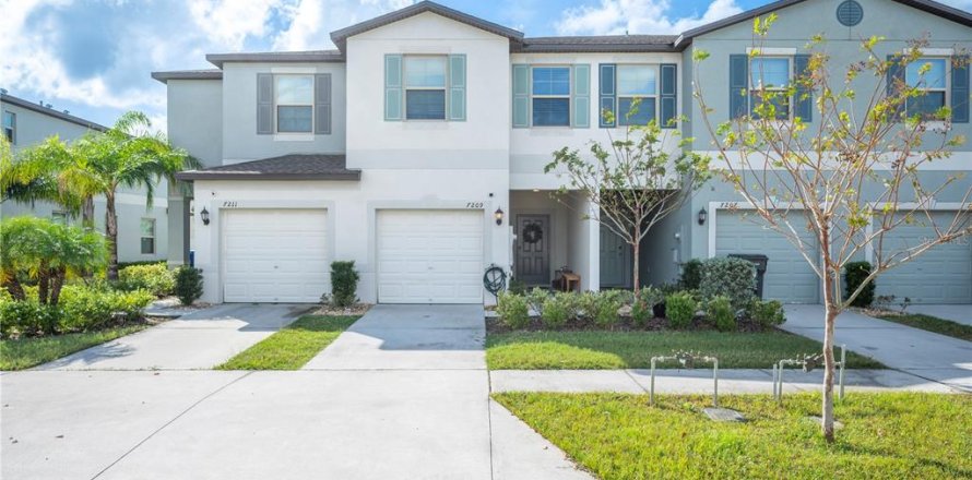 Townhouse in Tampa, Florida 3 bedrooms, 154.5 sq.m. № 1437428