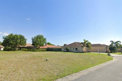 Terreno en venta en Titusville, Florida № 1387544 - foto 1