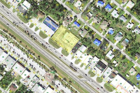 Купить коммерческую недвижимость в Порт-Шарлотт, Флорида 692.31м2, № 1012102 - фото 4