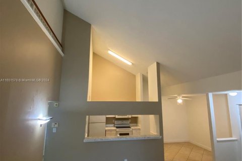 Copropriété à louer à Miami, Floride: 2 chambres, 100.71 m2 № 1333707 - photo 3