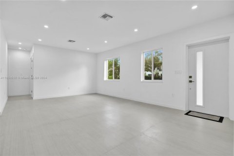 Casa en venta en South Miami, Florida, 3 dormitorios, 122.54 m2 № 1333288 - foto 9