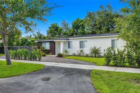 House in South Miami, Florida 3 bedrooms, 122.54 sq.m. № 1333288 - photo 18