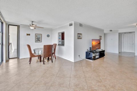 Condominio en venta en Hallandale Beach, Florida, 2 dormitorios, 135.17 m2 № 981717 - foto 26