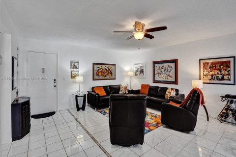 Copropriété à vendre à Lauderhill, Floride: 2 chambres, 91.04 m2 № 849380 - photo 9