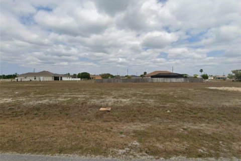 Commercial property in Cape Coral, Florida № 959001 - photo 2