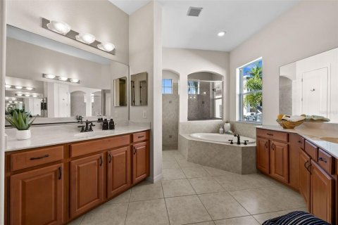 Villa ou maison à vendre à Cape Coral, Floride: 4 chambres, 286.7 m2 № 1357359 - photo 25