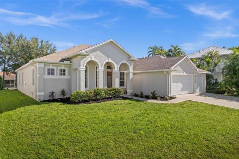 Villa ou maison à vendre à Cape Coral, Floride: 4 chambres, 286.7 m2 № 1357359 - photo 1