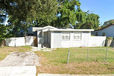 House in Tampa, Florida 3 bedrooms, 110.37 sq.m. № 1426433 - photo 1