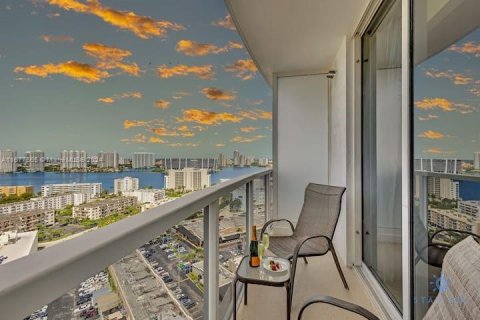 Studio in the Condo in Sunny Isles Beach, Florida  № 1402845 - photo 12