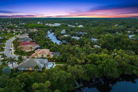 House in Stuart, Florida 4 bedrooms, 344.48 sq.m. № 1188701 - photo 24