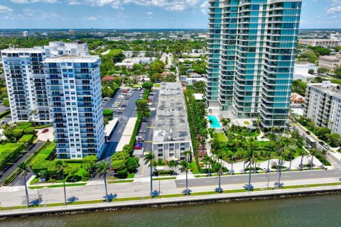 Condo in West Palm Beach, Florida, 1 bedroom  № 1188702 - photo 3