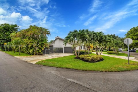 Villa ou maison à vendre à Palmetto Bay, Floride: 4 chambres, 284.37 m2 № 1360536 - photo 7