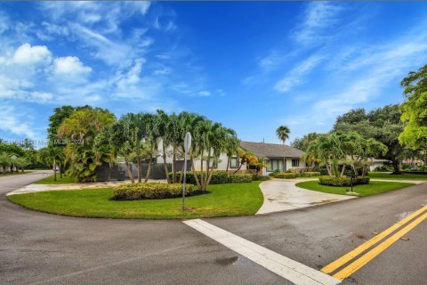 Villa ou maison à vendre à Palmetto Bay, Floride: 4 chambres, 284.37 m2 № 1360536 - photo 8