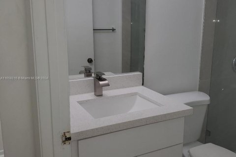 Condominio en venta en Miami, Florida, 4 dormitorios, 119.1 m2 № 1360538 - foto 5