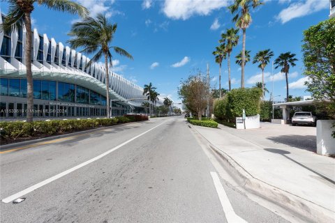 Copropriété à vendre à Miami Beach, Floride: 2 chambres, 87.33 m2 № 1013867 - photo 26