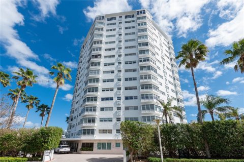 Copropriété à vendre à Miami Beach, Floride: 2 chambres, 87.33 m2 № 1013867 - photo 1