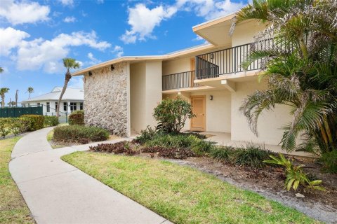 Condo in Hutchinson Island South, Florida, 1 bedroom  № 1283458 - photo 2