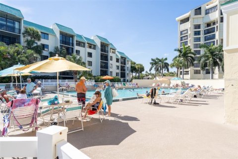 Condo in Hutchinson Island South, Florida, 1 bedroom  № 1283458 - photo 29