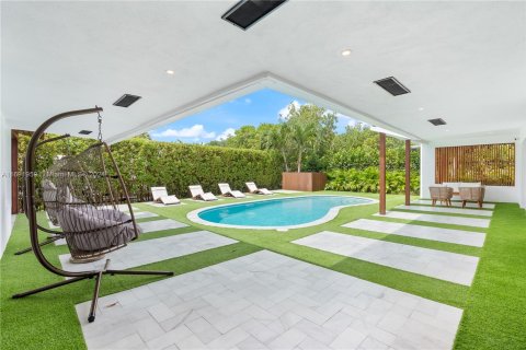 Casa en venta en Miami, Florida, 4 dormitorios, 243.59 m2 № 1441697 - foto 11