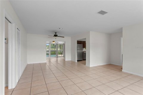 Villa ou maison à vendre à Tampa, Floride: 3 chambres, 146.04 m2 № 1324362 - photo 5