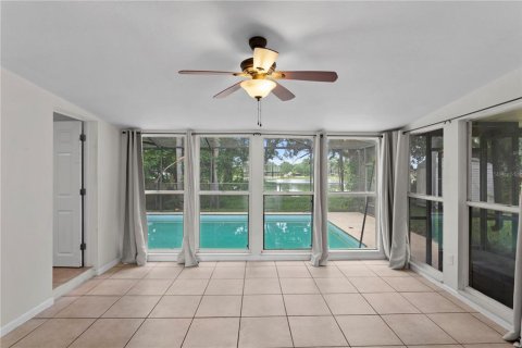 House in Tampa, Florida 3 bedrooms, 146.04 sq.m. № 1324362 - photo 3