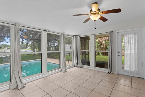 House in Tampa, Florida 3 bedrooms, 146.04 sq.m. № 1324362 - photo 9