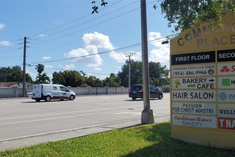 Shop in Fort Lauderdale, Florida № 1160706 - photo 1