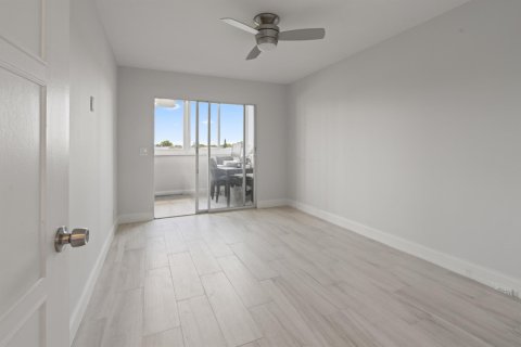 Copropriété à vendre à Boca Raton, Floride: 2 chambres, 83.24 m2 № 1208775 - photo 12