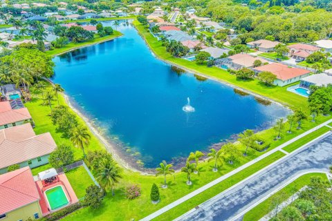 Villa ou maison à vendre à Lake Worth, Floride: 4 chambres, 272.95 m2 № 1208782 - photo 1