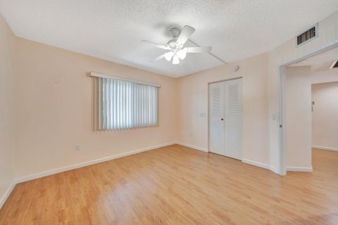 Copropriété à vendre à Pembroke Pines, Floride: 2 chambres, 142.42 m2 № 1208689 - photo 12