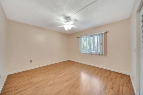 Copropriété à vendre à Pembroke Pines, Floride: 2 chambres, 142.42 m2 № 1208689 - photo 13