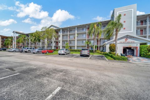 Copropriété à vendre à Pembroke Pines, Floride: 2 chambres, 142.42 m2 № 1208689 - photo 3