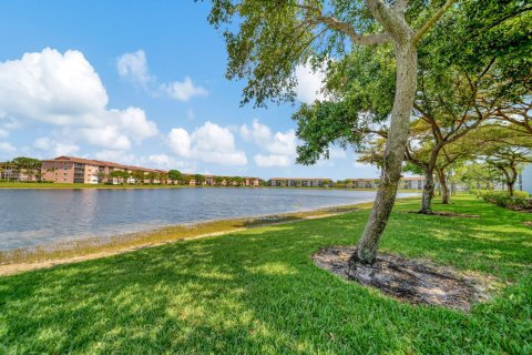 Condo in Pembroke Pines, Florida, 2 bedrooms  № 1208689 - photo 7