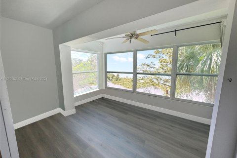 Condominio en venta en Tamarac, Florida, 2 dormitorios, 95.22 m2 № 1103738 - foto 11