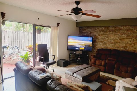 Townhouse in West Palm Beach, Florida 2 bedrooms, 119.66 sq.m. № 1098752 - photo 16