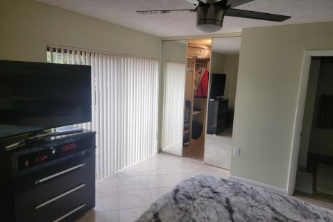 Townhouse in West Palm Beach, Florida 2 bedrooms, 119.66 sq.m. № 1098752 - photo 11