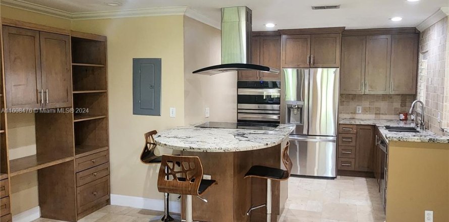 Condo in Coconut Creek, Florida, 3 bedrooms  № 1229973