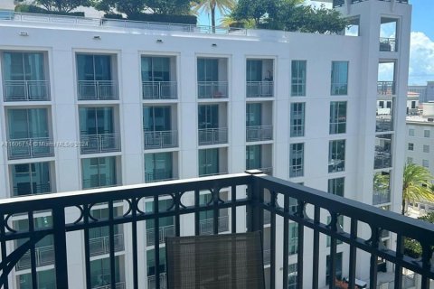 Condominio en venta en Coral Gables, Florida, 1 dormitorio № 1230006 - foto 1