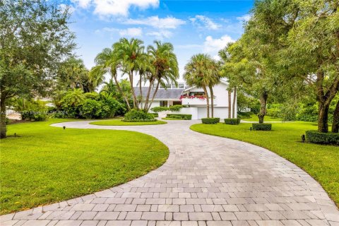 Villa ou maison à vendre à Coral Gables, Floride: 4 chambres, 425.31 m2 № 1331085 - photo 1