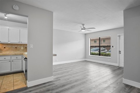 Copropriété à louer à Sunrise, Floride: 2 chambres № 1345349 - photo 12