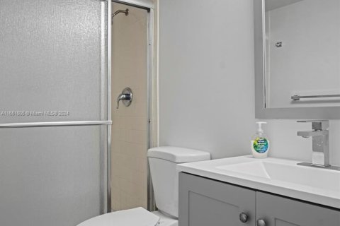 Condo in Sunrise, Florida, 2 bedrooms  № 1345349 - photo 25